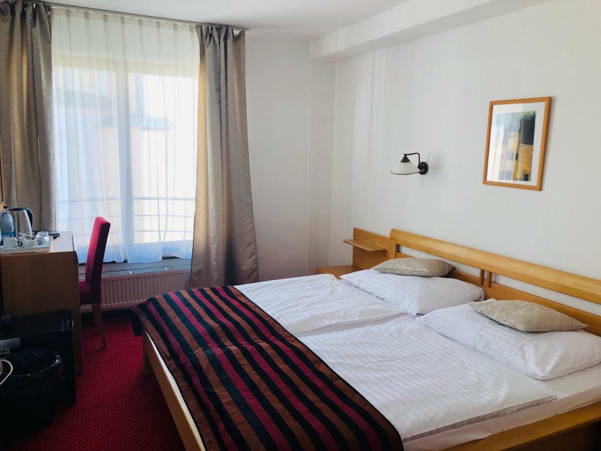 Hotel & Penzion Grand Matej Banska Stiavnica Exterior photo